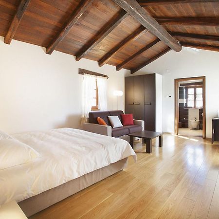 Villa Poropati, Groznjan, Istria - Luxury Countryside Estate For Up To 19 Persons - Large Pool Of 80M2 With Kids Section Exterior foto