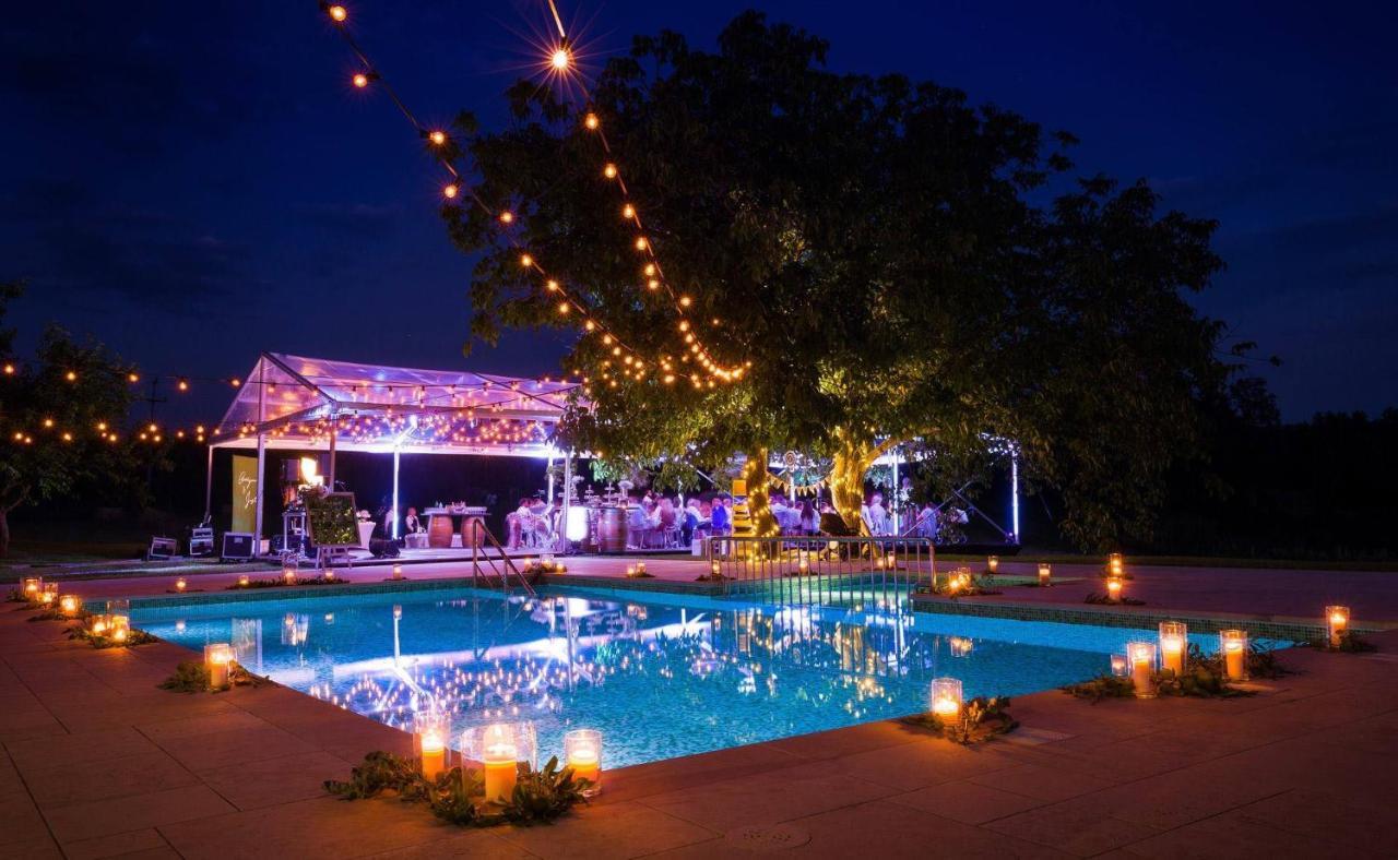 Villa Poropati, Groznjan, Istria - Luxury Countryside Estate For Up To 19 Persons - Large Pool Of 80M2 With Kids Section Exterior foto