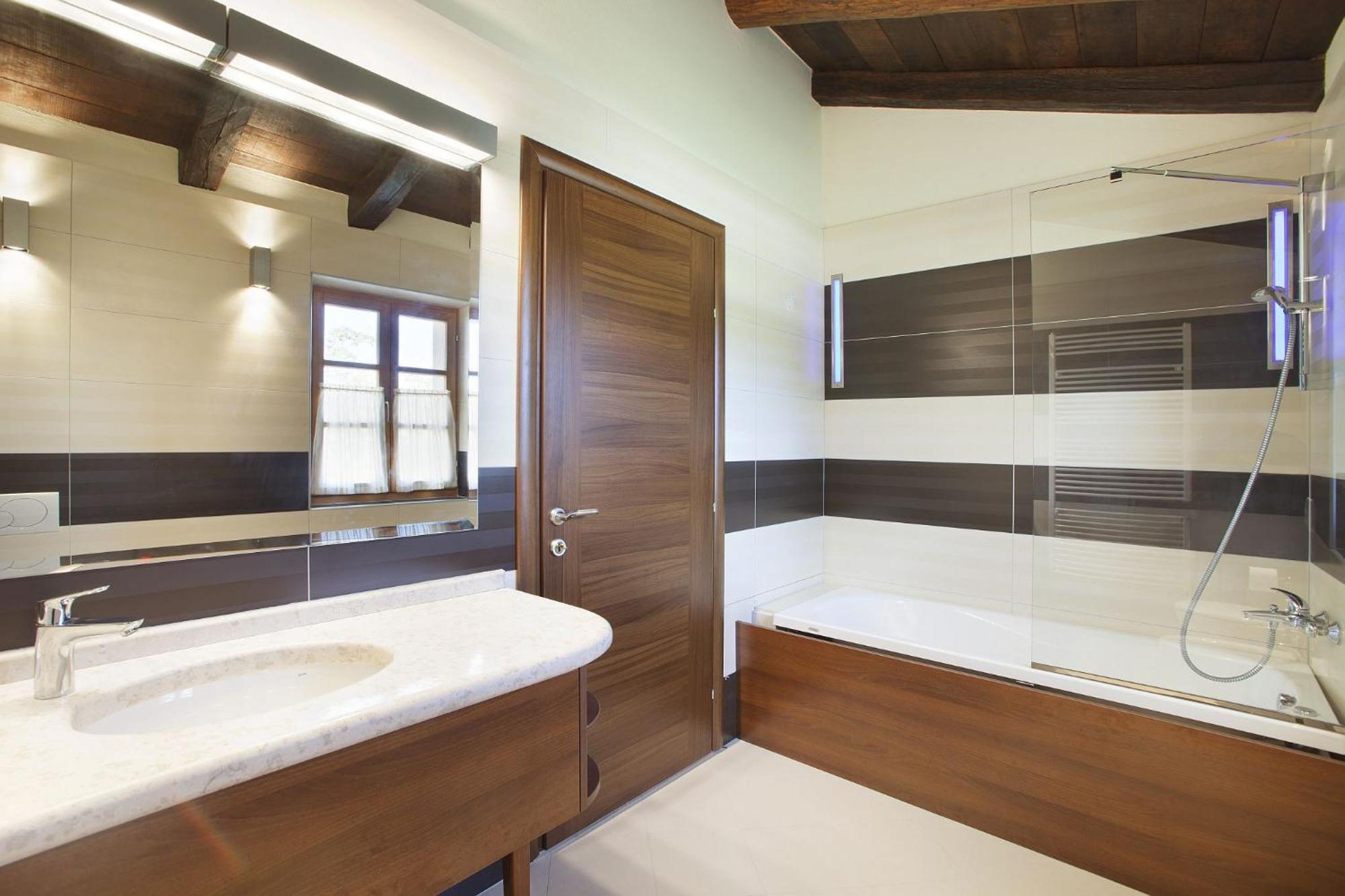 Villa Poropati, Groznjan, Istria - Luxury Countryside Estate For Up To 19 Persons - Large Pool Of 80M2 With Kids Section Exterior foto